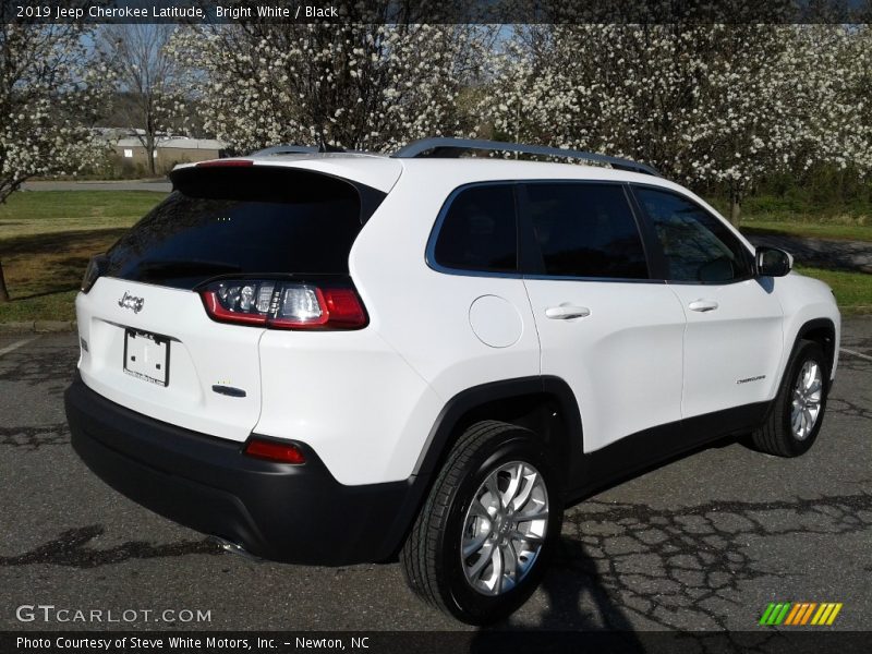 Bright White / Black 2019 Jeep Cherokee Latitude