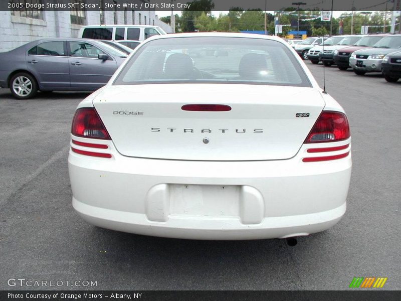 Stone White / Dark Slate Gray 2005 Dodge Stratus SXT Sedan