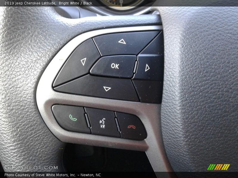 Bright White / Black 2019 Jeep Cherokee Latitude