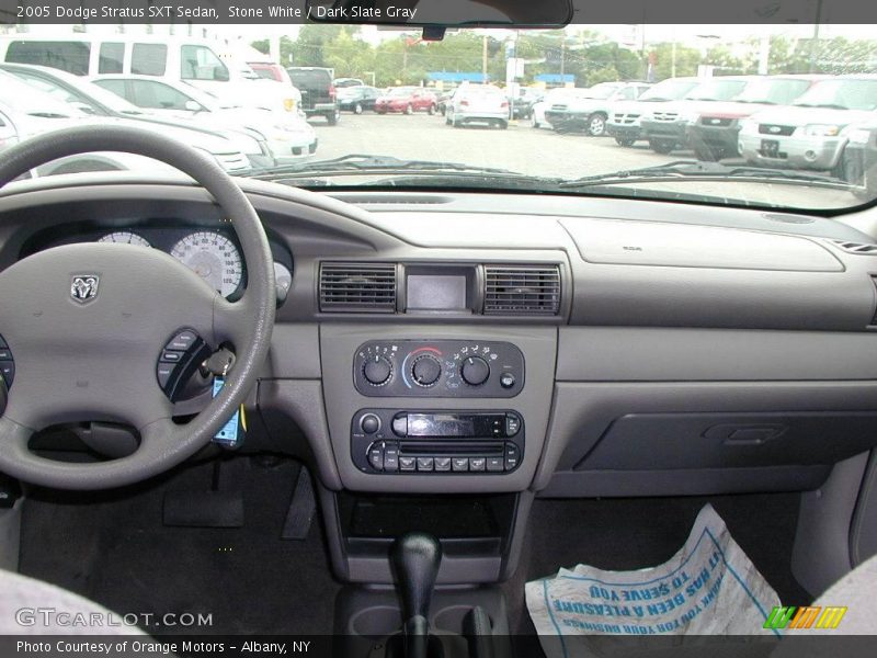 Stone White / Dark Slate Gray 2005 Dodge Stratus SXT Sedan