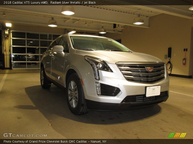 Radiant Silver Metallic / Jet Black 2018 Cadillac XT5 Luxury AWD