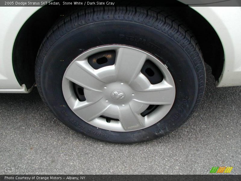 Stone White / Dark Slate Gray 2005 Dodge Stratus SXT Sedan