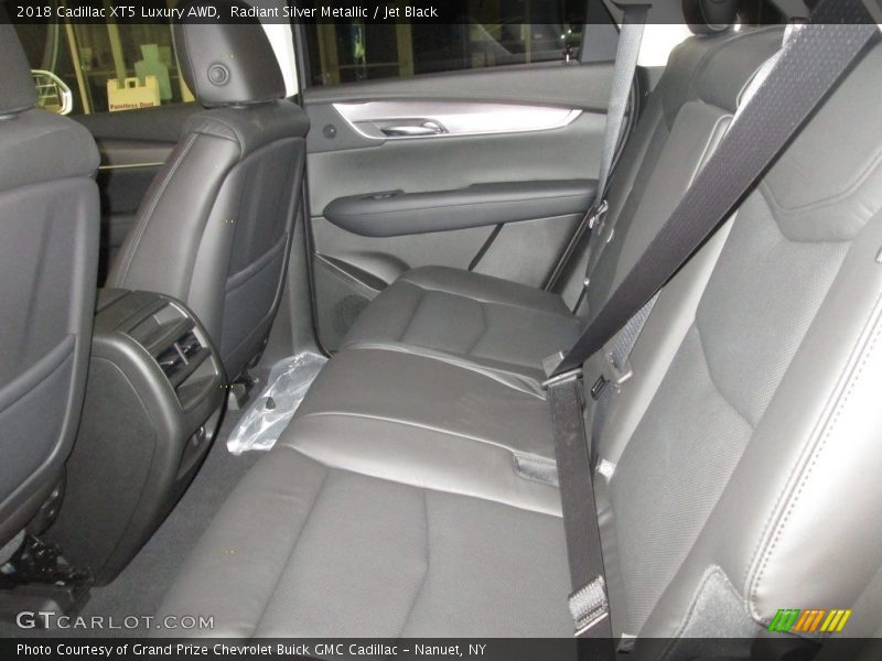 Radiant Silver Metallic / Jet Black 2018 Cadillac XT5 Luxury AWD