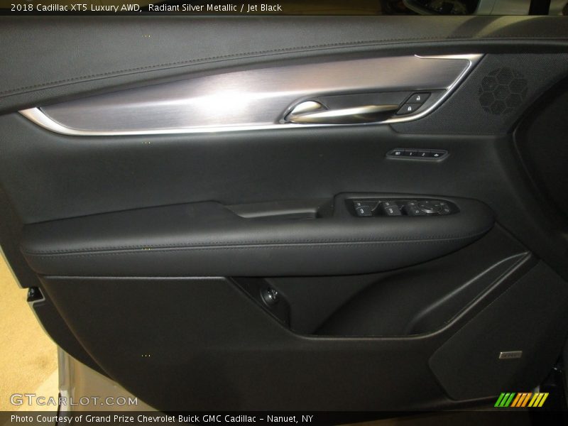 Radiant Silver Metallic / Jet Black 2018 Cadillac XT5 Luxury AWD