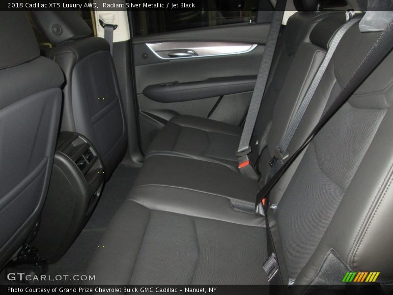 Radiant Silver Metallic / Jet Black 2018 Cadillac XT5 Luxury AWD