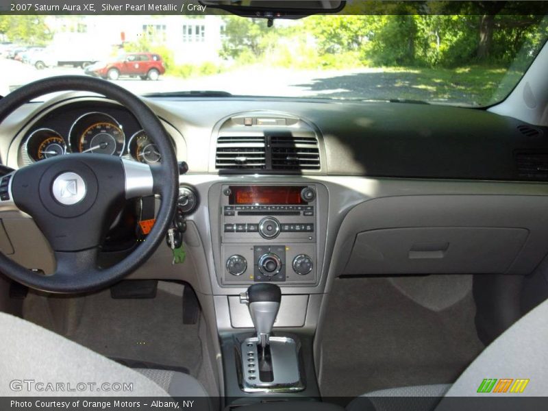 Silver Pearl Metallic / Gray 2007 Saturn Aura XE
