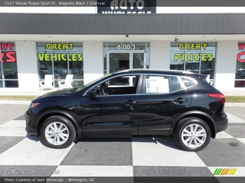 Magnetic Black / Charcoal 2017 Nissan Rogue Sport SV
