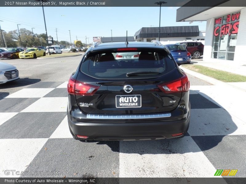 Magnetic Black / Charcoal 2017 Nissan Rogue Sport SV