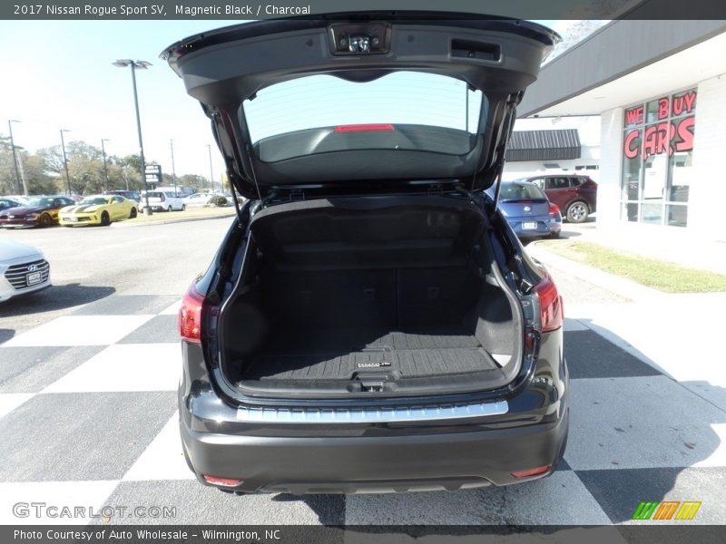 Magnetic Black / Charcoal 2017 Nissan Rogue Sport SV