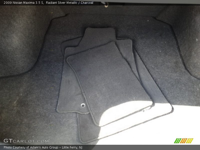 Radiant Silver Metallic / Charcoal 2009 Nissan Maxima 3.5 S
