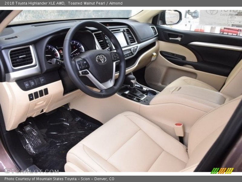 Toasted Walnut Pearl / Almond 2018 Toyota Highlander XLE AWD