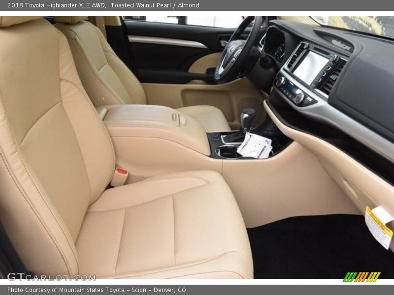 Toasted Walnut Pearl / Almond 2018 Toyota Highlander XLE AWD