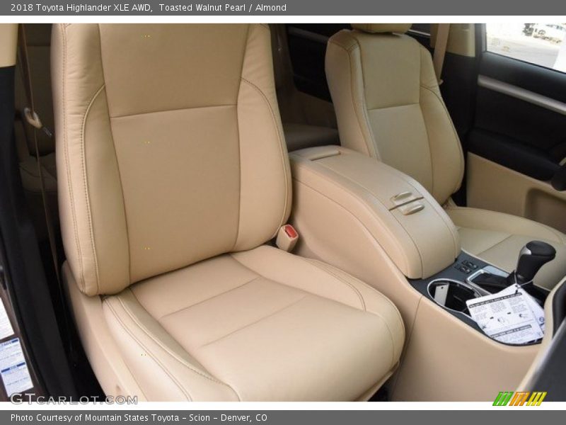 Toasted Walnut Pearl / Almond 2018 Toyota Highlander XLE AWD