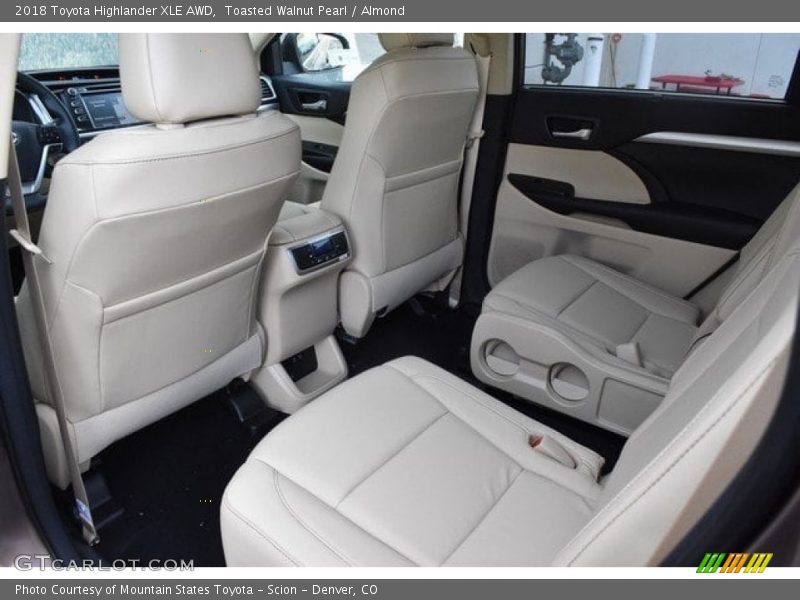 Toasted Walnut Pearl / Almond 2018 Toyota Highlander XLE AWD