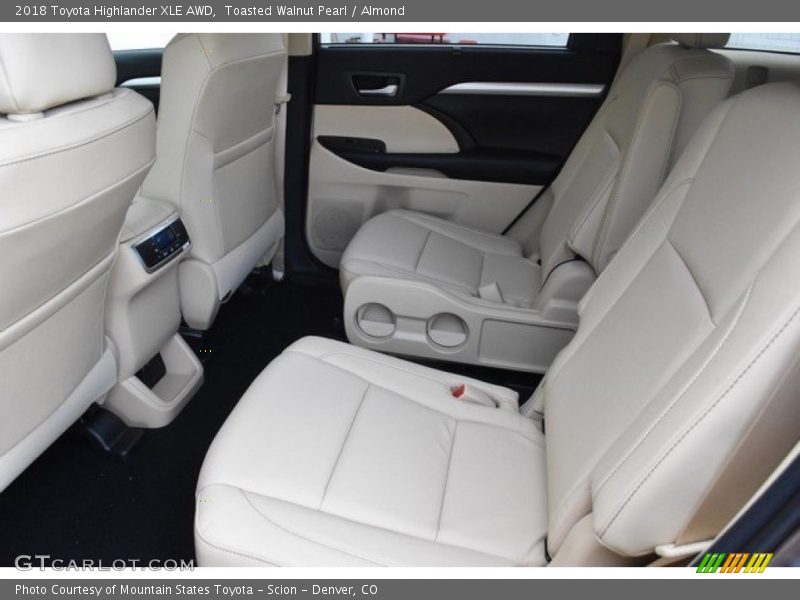 Toasted Walnut Pearl / Almond 2018 Toyota Highlander XLE AWD