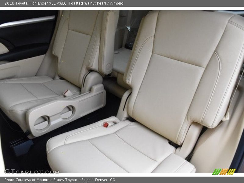 Toasted Walnut Pearl / Almond 2018 Toyota Highlander XLE AWD