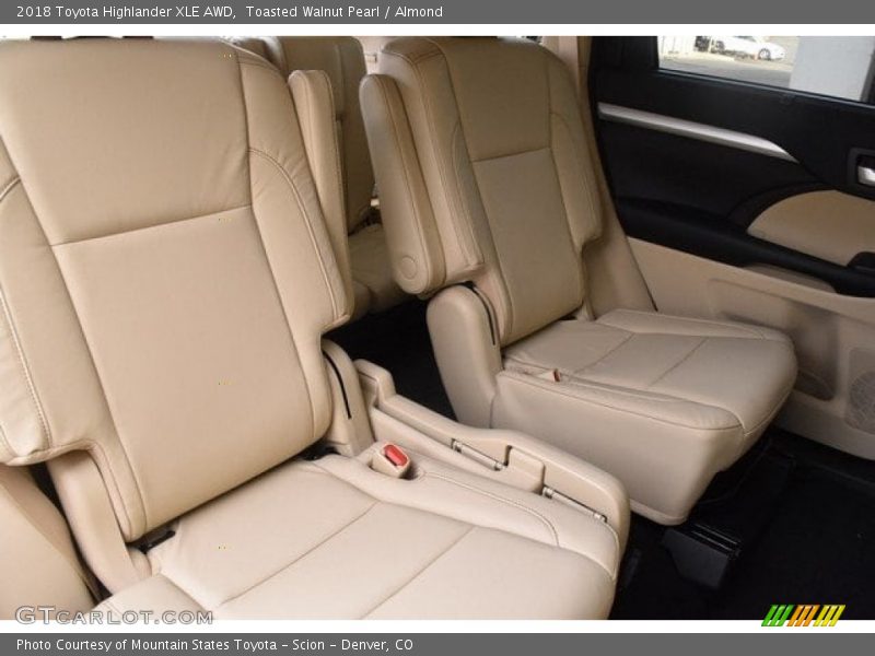 Toasted Walnut Pearl / Almond 2018 Toyota Highlander XLE AWD