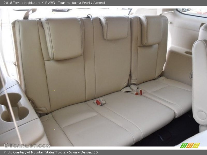 Toasted Walnut Pearl / Almond 2018 Toyota Highlander XLE AWD