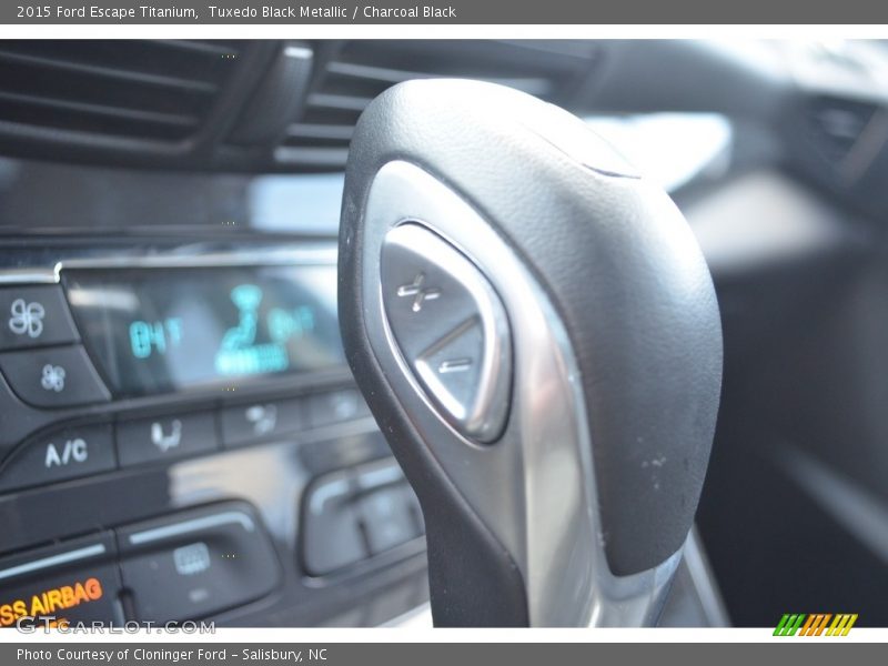 Tuxedo Black Metallic / Charcoal Black 2015 Ford Escape Titanium