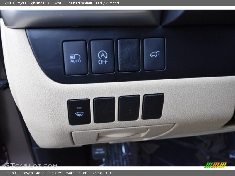 Toasted Walnut Pearl / Almond 2018 Toyota Highlander XLE AWD