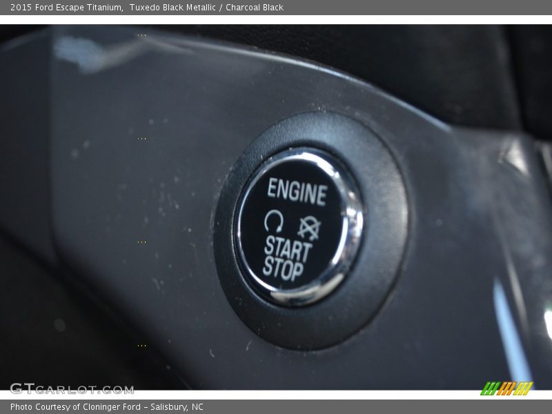 Tuxedo Black Metallic / Charcoal Black 2015 Ford Escape Titanium