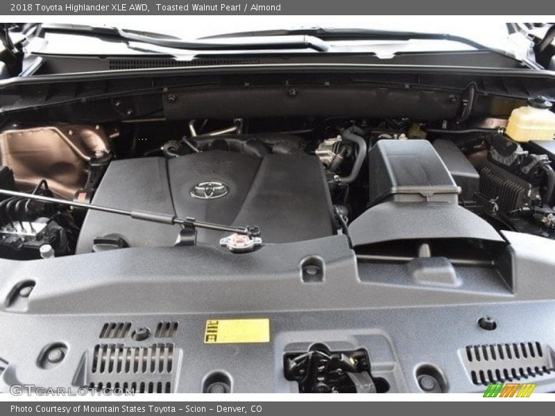 Toasted Walnut Pearl / Almond 2018 Toyota Highlander XLE AWD
