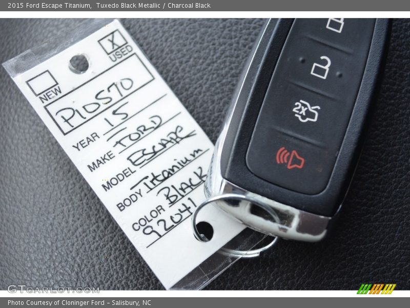Tuxedo Black Metallic / Charcoal Black 2015 Ford Escape Titanium