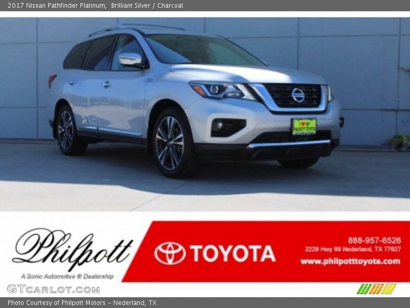 Brilliant Silver / Charcoal 2017 Nissan Pathfinder Platinum