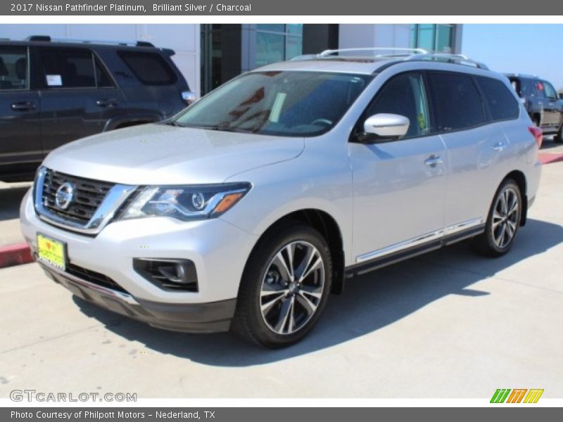 Brilliant Silver / Charcoal 2017 Nissan Pathfinder Platinum