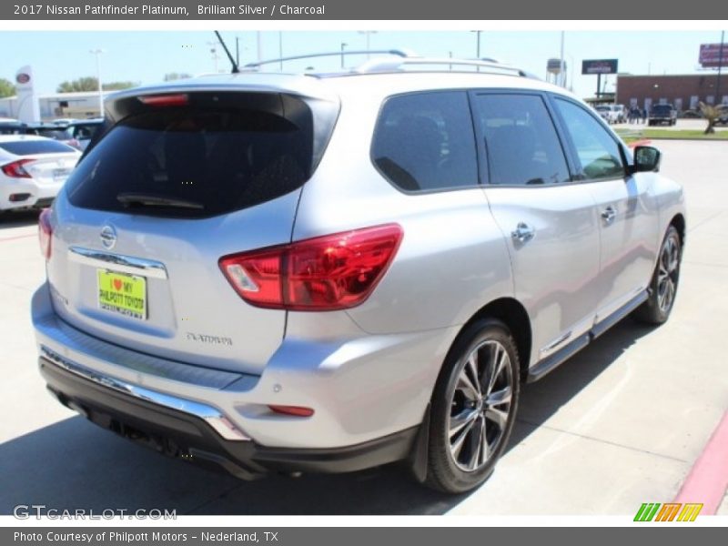 Brilliant Silver / Charcoal 2017 Nissan Pathfinder Platinum