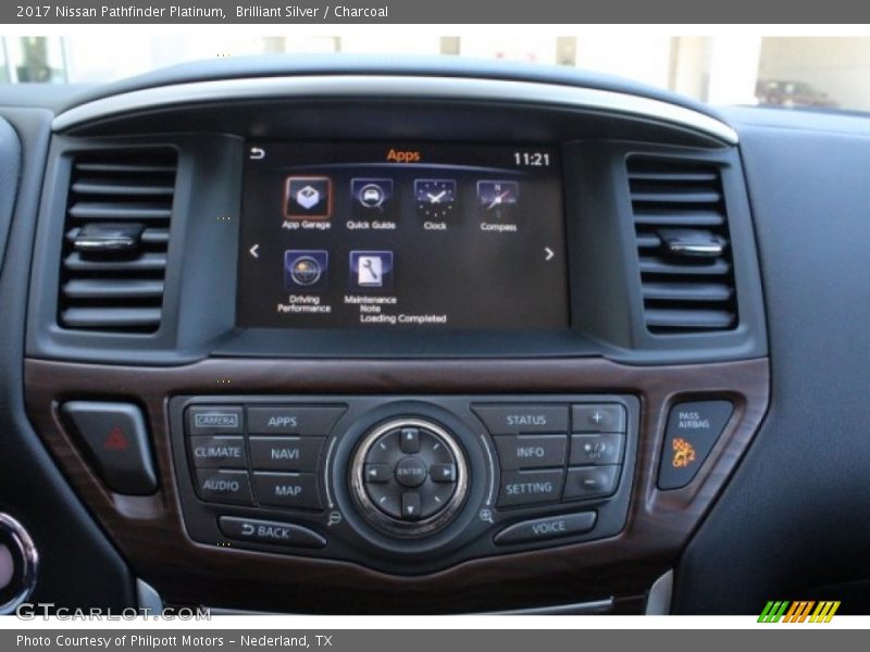 Brilliant Silver / Charcoal 2017 Nissan Pathfinder Platinum