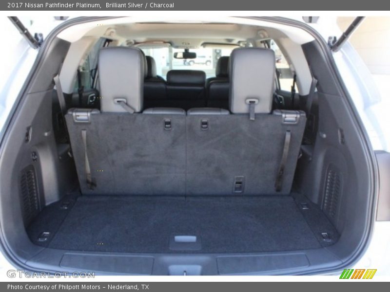 Brilliant Silver / Charcoal 2017 Nissan Pathfinder Platinum