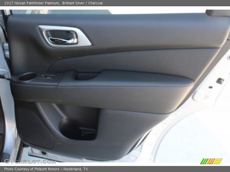Brilliant Silver / Charcoal 2017 Nissan Pathfinder Platinum
