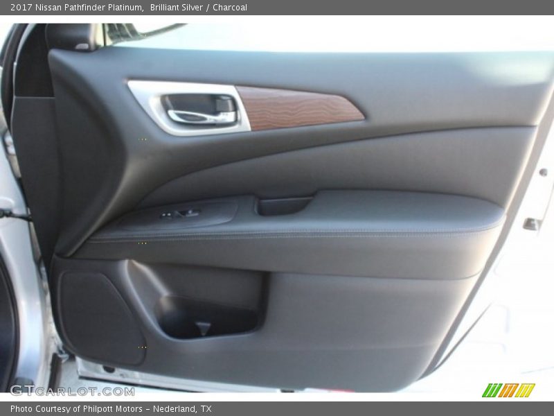 Brilliant Silver / Charcoal 2017 Nissan Pathfinder Platinum
