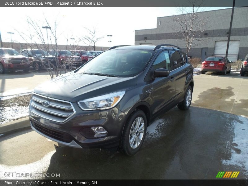Magnetic / Charcoal Black 2018 Ford Escape SE 4WD