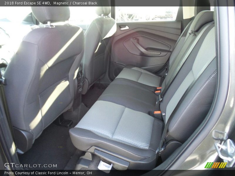 Magnetic / Charcoal Black 2018 Ford Escape SE 4WD