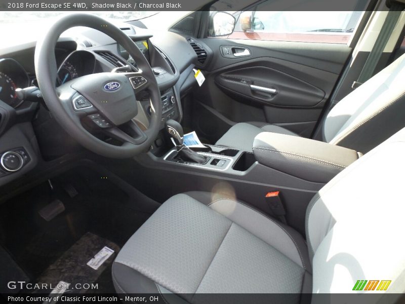 Shadow Black / Charcoal Black 2018 Ford Escape SE 4WD