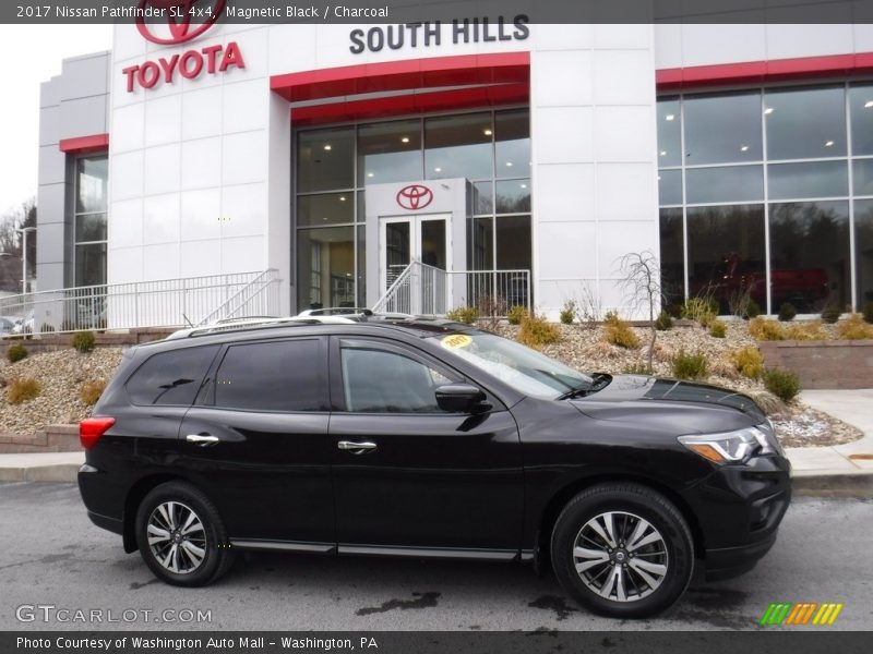 Magnetic Black / Charcoal 2017 Nissan Pathfinder SL 4x4