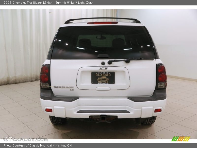 Summit White / Light Gray 2005 Chevrolet TrailBlazer LS 4x4