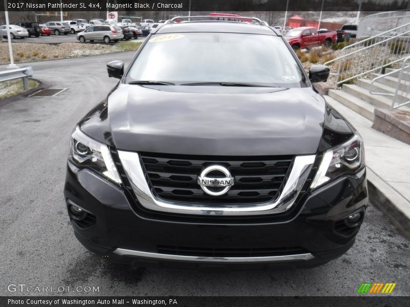 Magnetic Black / Charcoal 2017 Nissan Pathfinder SL 4x4