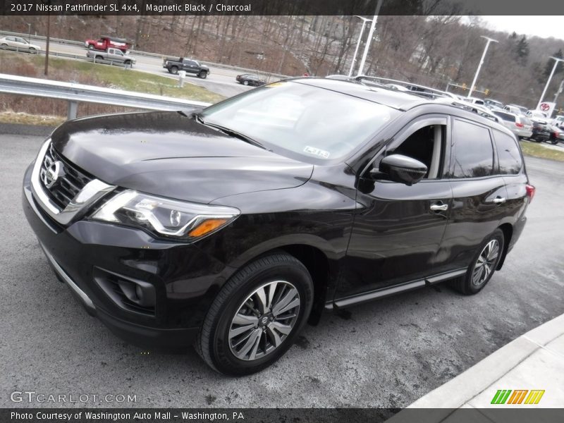 Magnetic Black / Charcoal 2017 Nissan Pathfinder SL 4x4