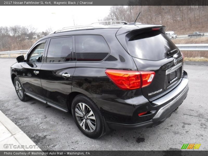 Magnetic Black / Charcoal 2017 Nissan Pathfinder SL 4x4