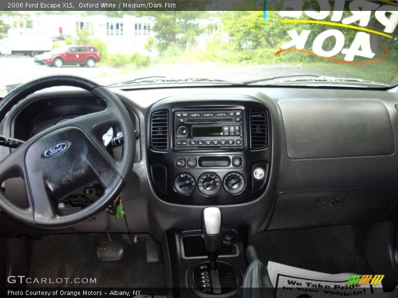 Oxford White / Medium/Dark Flint 2006 Ford Escape XLS