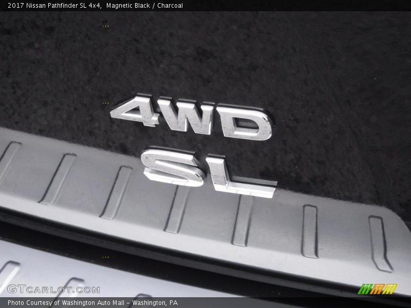 Magnetic Black / Charcoal 2017 Nissan Pathfinder SL 4x4