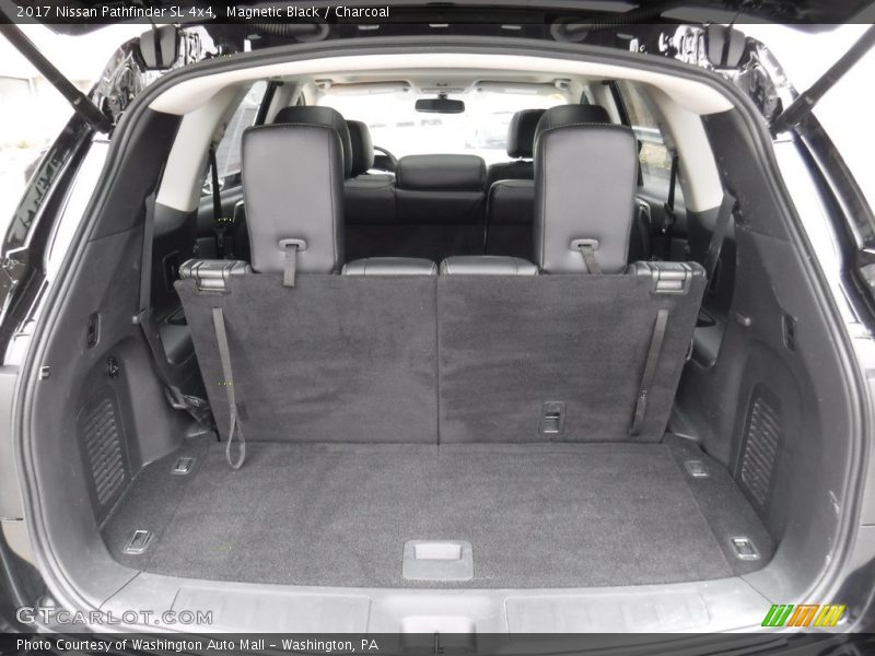 Magnetic Black / Charcoal 2017 Nissan Pathfinder SL 4x4