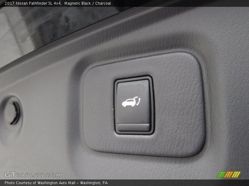 Magnetic Black / Charcoal 2017 Nissan Pathfinder SL 4x4