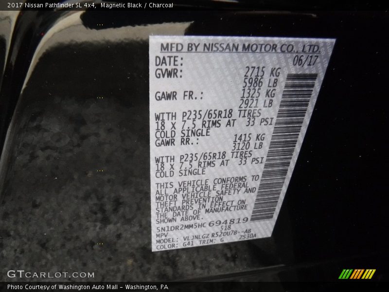 Magnetic Black / Charcoal 2017 Nissan Pathfinder SL 4x4
