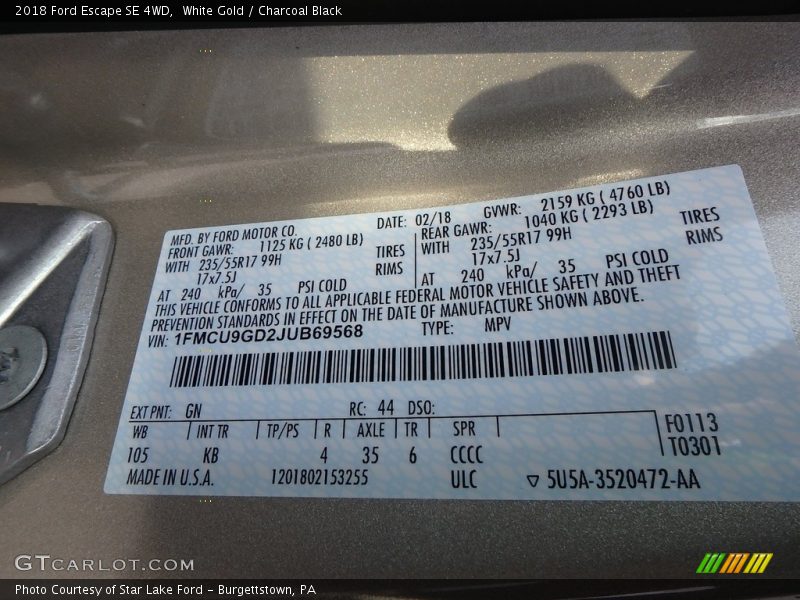 White Gold / Charcoal Black 2018 Ford Escape SE 4WD
