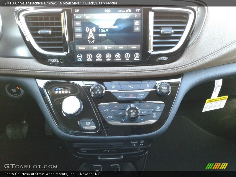 Molten Silver / Black/Deep Mocha 2018 Chrysler Pacifica Limited