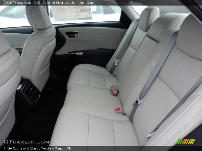 Celestial Silver Metallic / Light Gray 2018 Toyota Avalon XLE